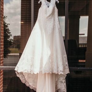 David's Bridal Lace Wedding Dress - Ivory Champagne